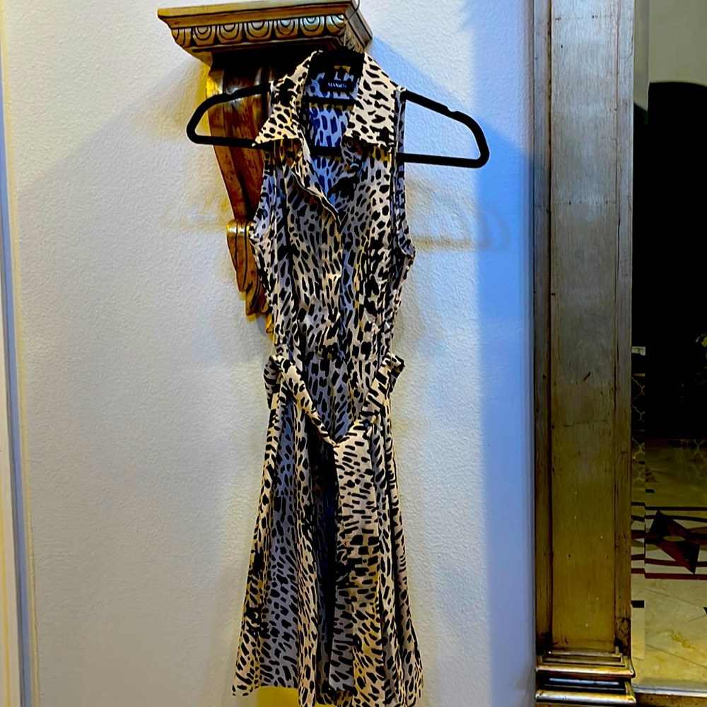 Great used condition, cute and elegant.